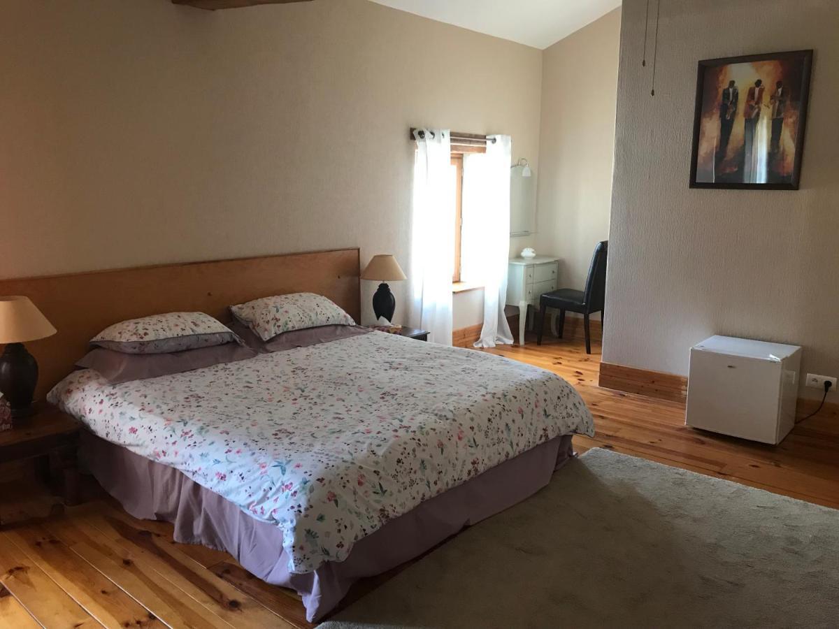 Bed and Breakfast Les Cygnes Noirs Aujac  Exterior foto