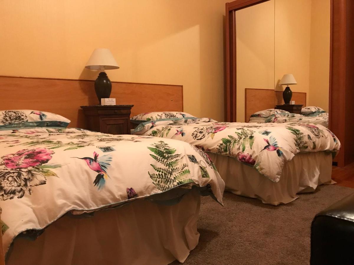 Bed and Breakfast Les Cygnes Noirs Aujac  Exterior foto